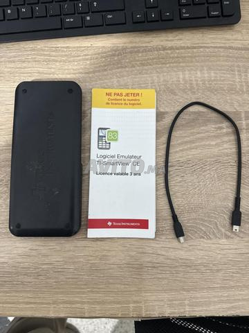 آلة حاسبة علمية TEXAS TI-83