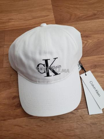 قبعة فاخرة كالفن كلاين أصلية