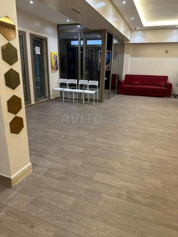 كنبة قابلة للتحويل إلى سرير