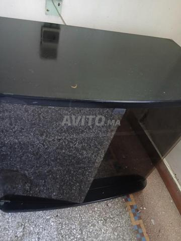 une table pour télévision