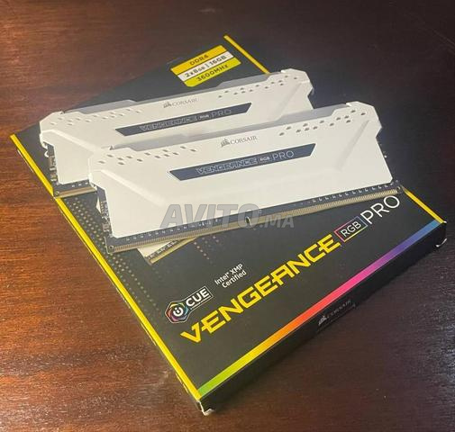 Corsair RGB PRO Blanc 16Go (2x 8Go) DDR4 3600MHz