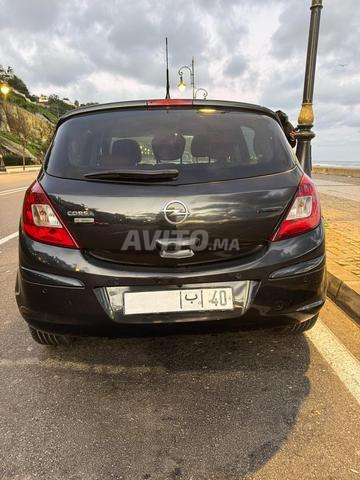 أوبل كورسا بنزين يدوية 2013 في طنجة - 2