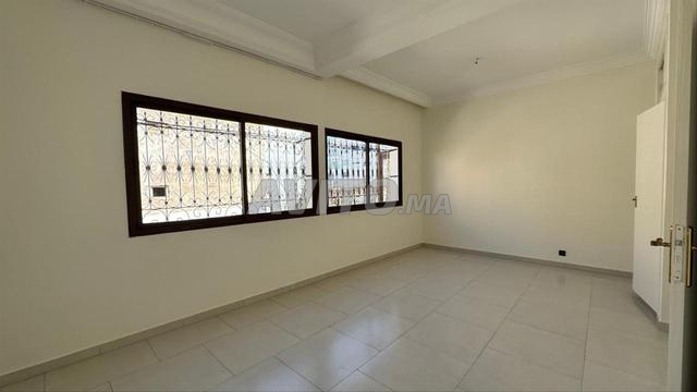 Appartement à vendre sur Ghandi, face à CIL Casa - 2