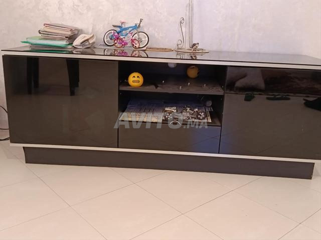 أثاث تلفزيون للبيع