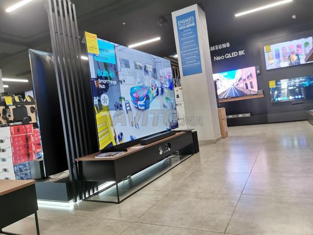 Pro Samsung 75U8000F neuf - 2