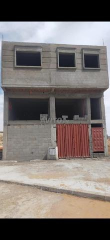 محل شبه مكتمل للإيجار - 2