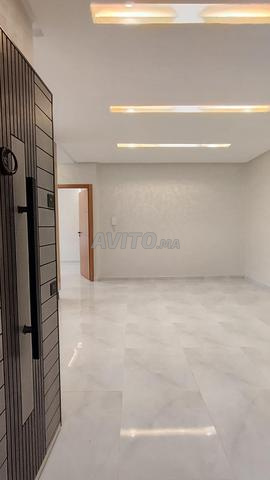 فرصة ذهبية شقة بحدك في الطابق وقريبة من البحر - 2