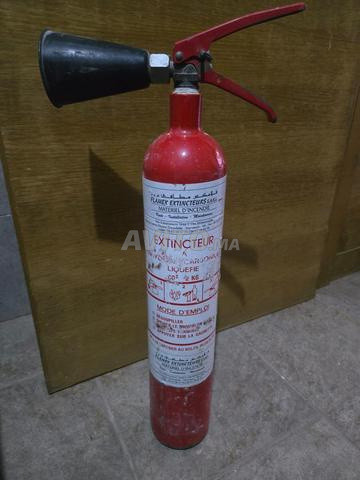 مجموعة مطفآت بودرة وثاني أكسيد الكربون