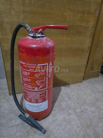 LOT EXTINCTEURS POUDRE ET CO2 - 2