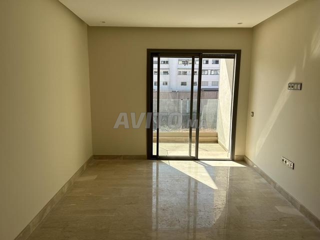 ستوديو فارغ للإيجار - CFC - مستشفى الشيخ خليفة - 2