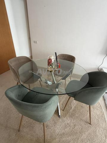 Vente table à manger avec quatres chaises - 2