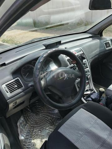 سيارة بيجو حالة جيدة خاصها غا الصباغة - 2