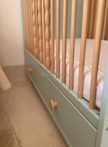 بيع سرير ايكيا بحالة جيدة جدا مع مرتبة