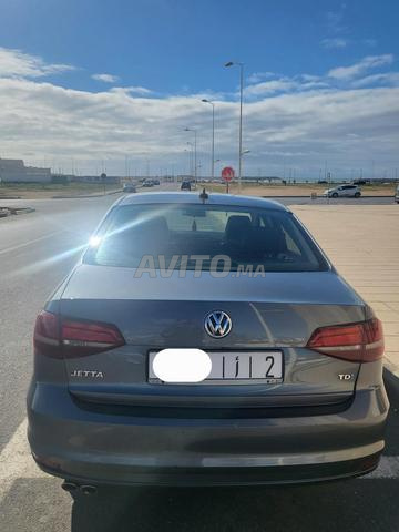 Volkswagen Jetta Diesel Manuelle 2018 à Salé - 2