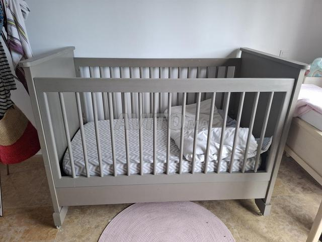 سرير أطفال عالي الجودة قابل للتعديل