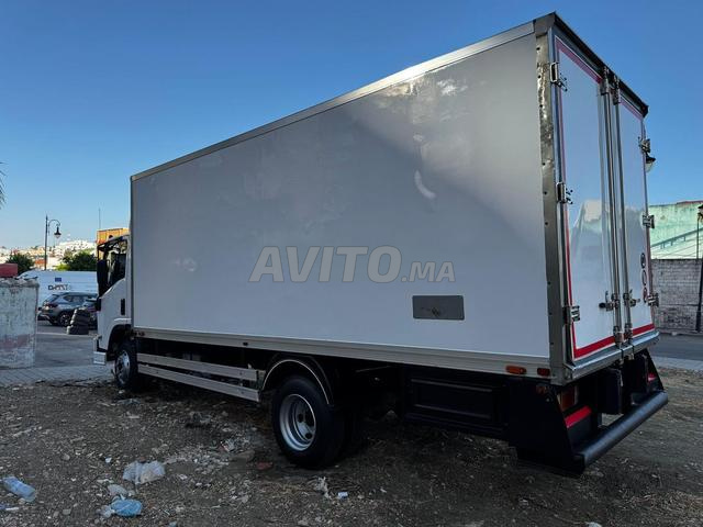 ايسوزو موديل 2017 7.5 طن 290000 كم - 2