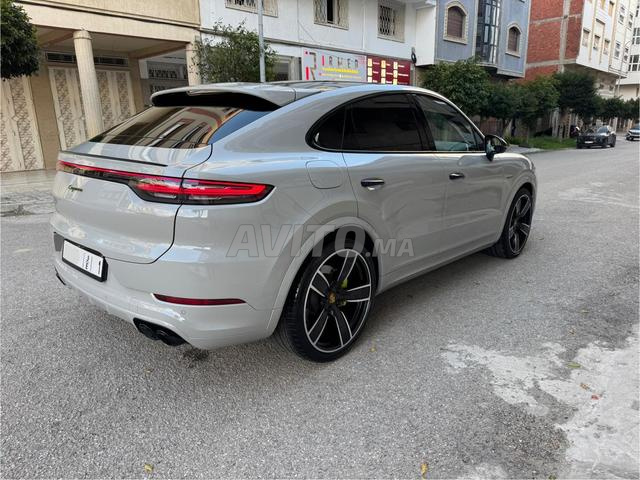Cayenne Hybride 2023 à Tanger - 2