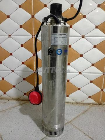 Pompe submersible Virona 1.2HP en excellent état à vendre - 2