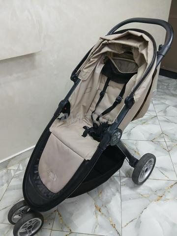 عربة أطفال للرضيع