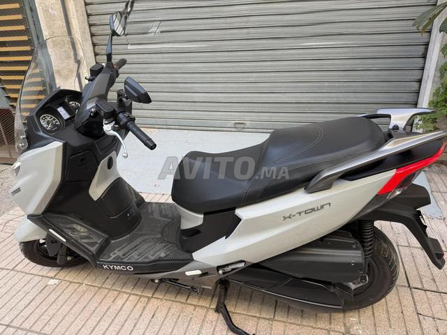 Kymco 300 Xtown - 2