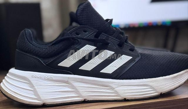 حذاء أديداس