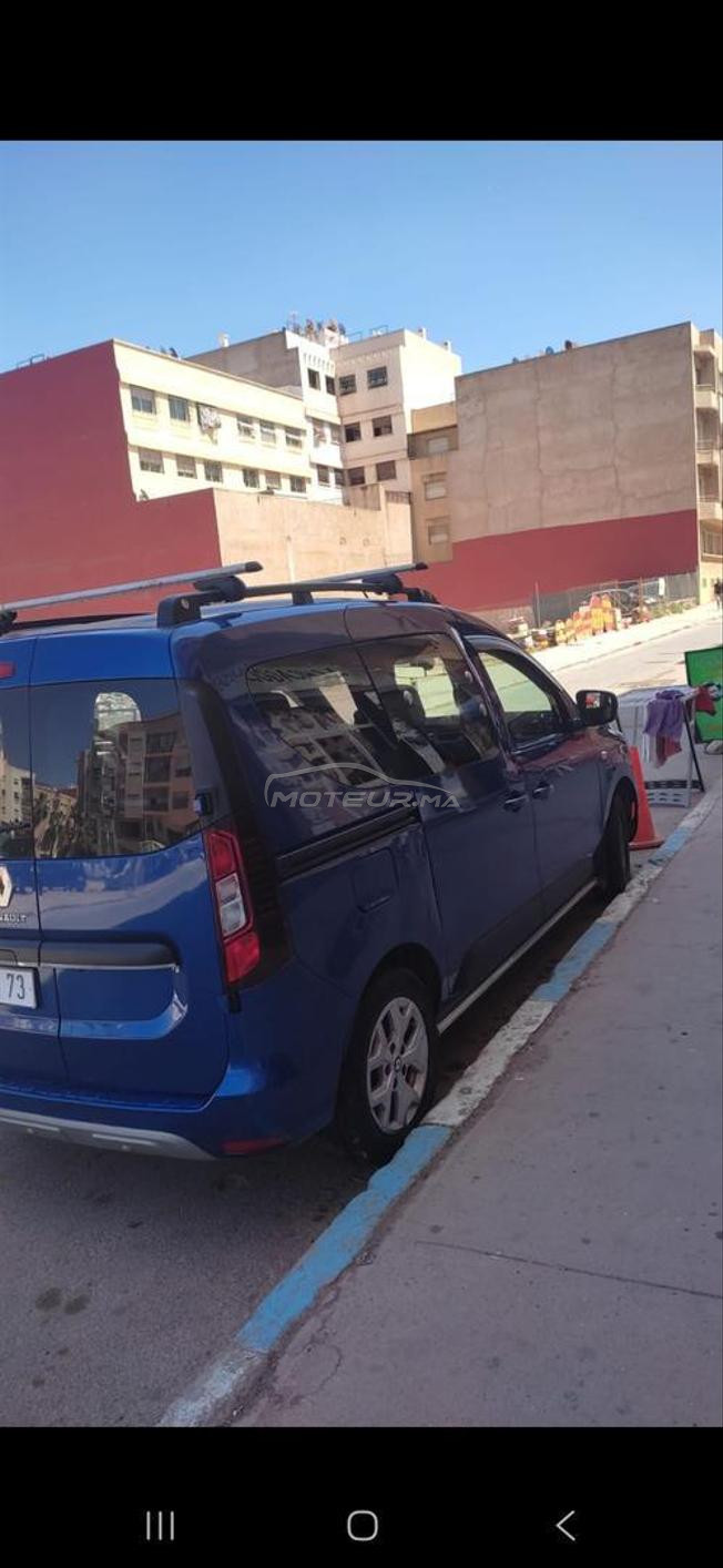 سيارة  من نوع رونو إكسبريس مزال زوينة أو مليحة