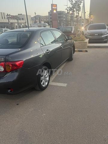 Toyota milinieum essence premiere main - 2