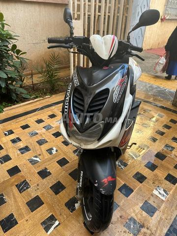 Yamaha scooter en bon état à Salé