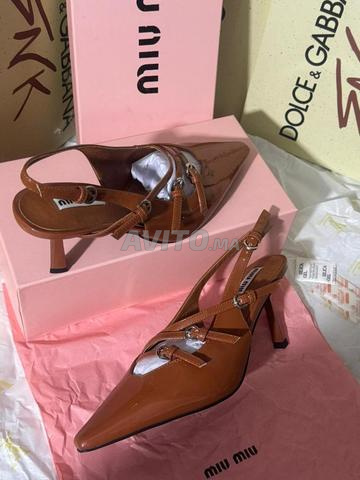 حذاء بكعب عالٍ Miu Miu بألوان MM6340 - 2