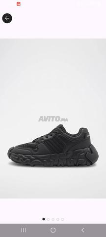 حذاء رياضي ARMANI EXCHANGE أصلي مقاس 40 - 2