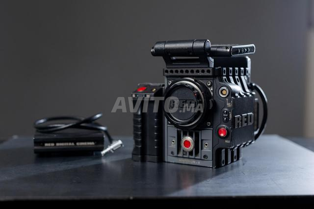RED Scarlet-X Mysterium-X Cinema Camera, EF Mount - 2
