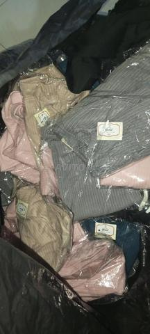 T-shirts top, magnifiques, multicolores. Vente en gros, bienvenue aux intéressés