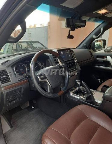 تويوتا لاند كروزر V8 - 2