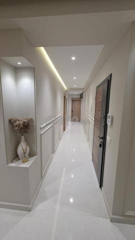 شقة للبيع مع تراس كبير - 2