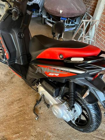 Aprilia SR 50 Motard scooter. - 2