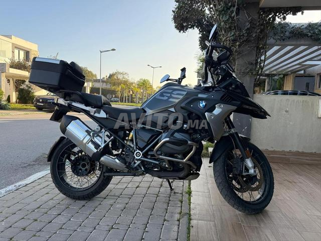 GS 1250 Triple Black - عدد كيلومترات قليل