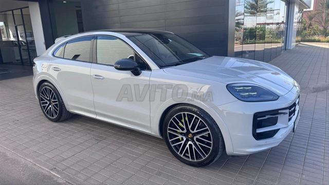 بورش كايين هايبرد أوتوماتيك 2024