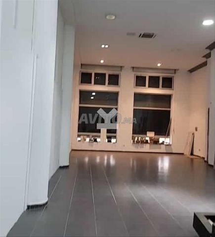 170546-بيع محل في الدار البيضاء عين الشق بمساحة 466 م