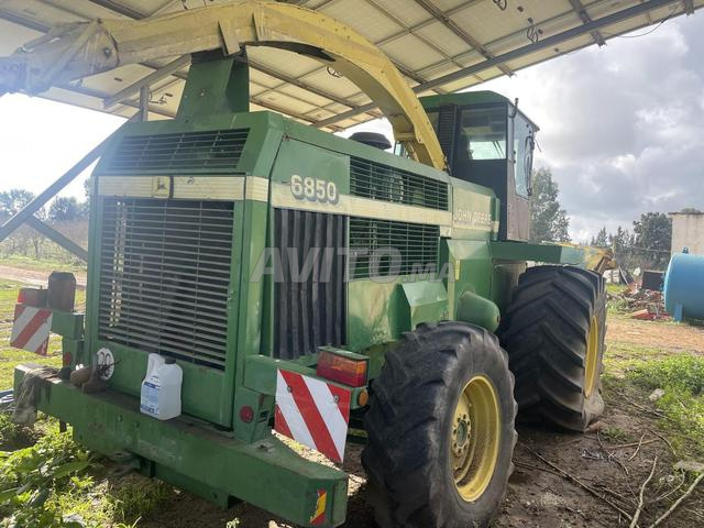 آلة تعبئة الذرة جون دير 6850/ 4X4 - 2