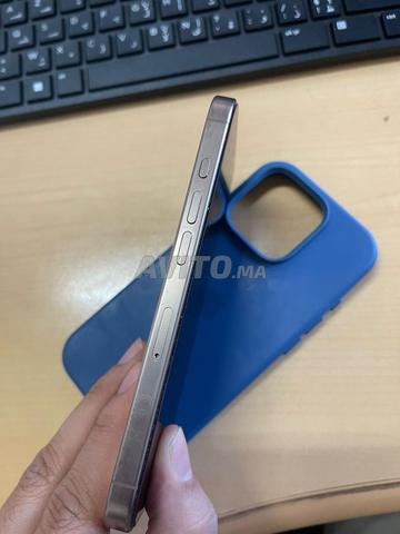 iPhone 16 pro très bon état - 2