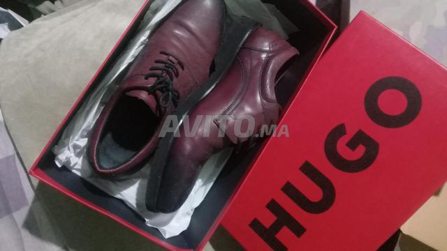 Ces chaussures HUGO en cuir bordeaux 42