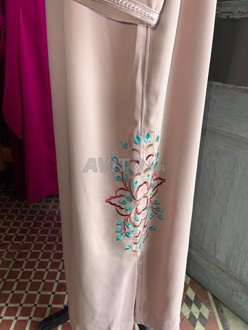 Jellaba marocaine élégante brodée – couleur rose - 2