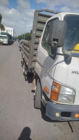 Camions hyundai plateau