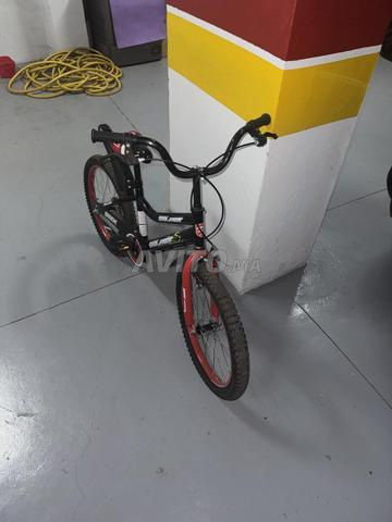 دراجة حمراء سوداء - 2