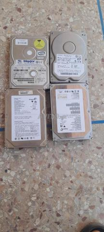 Disques et 2 claviers durs HDD avec un espace total de 130GB