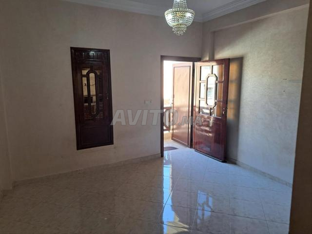 Grand appartement vide à louer rue Alhamra Lirak Boirgane - 2