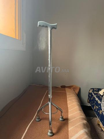 عكاز ثلاثة ارجل - 2