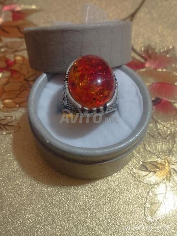 خاتم نقرة متوج بحجر الكهرمان - 2