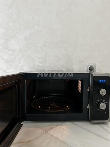 Micro-onde Samsung MG23F301EJS - 2