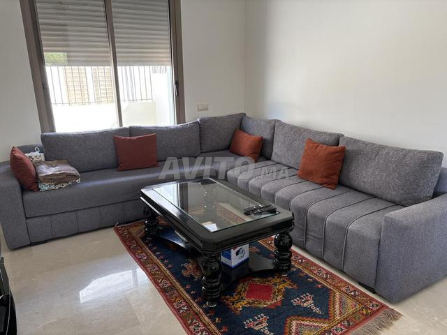 أريكة زاوية شبه جديدة